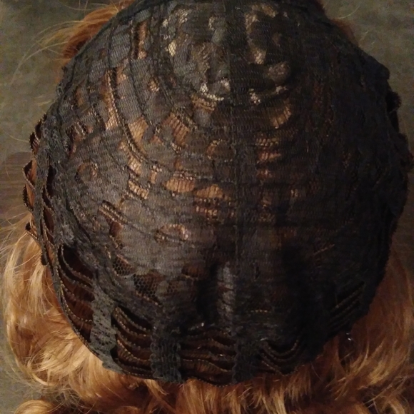 Wavy Bob Honey Blonde Fake Scalp Wig - Picture 8 of 8